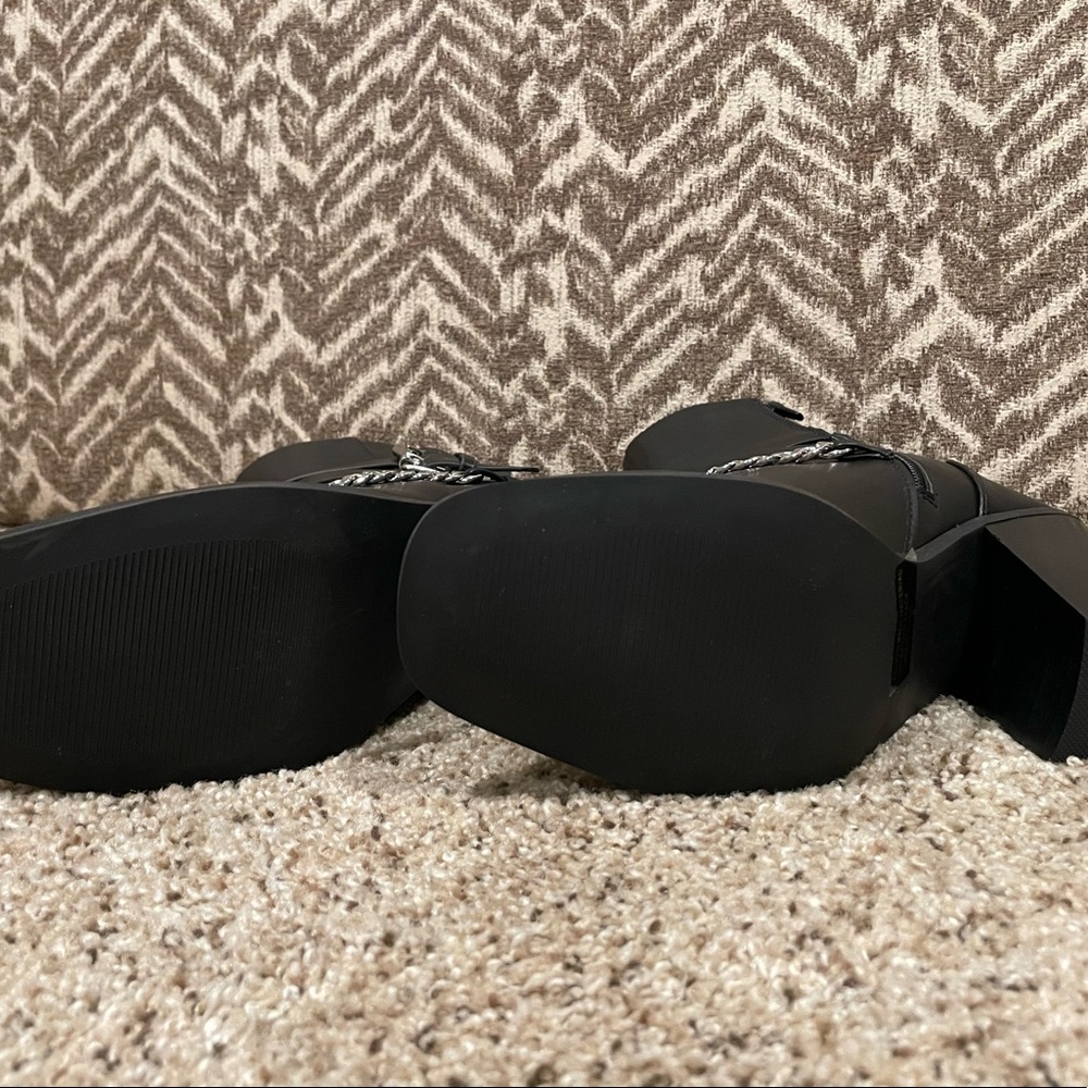 Dolce Vita square toe bootie black with chain padded sole 3” heel 9.5 Kodye - Picture 8 of 9